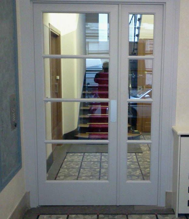 Porte-vitrée